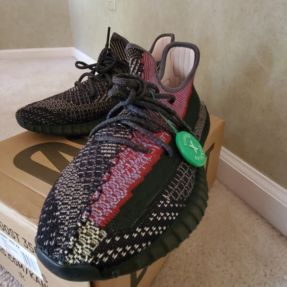 YEEZY yecheil reflective
